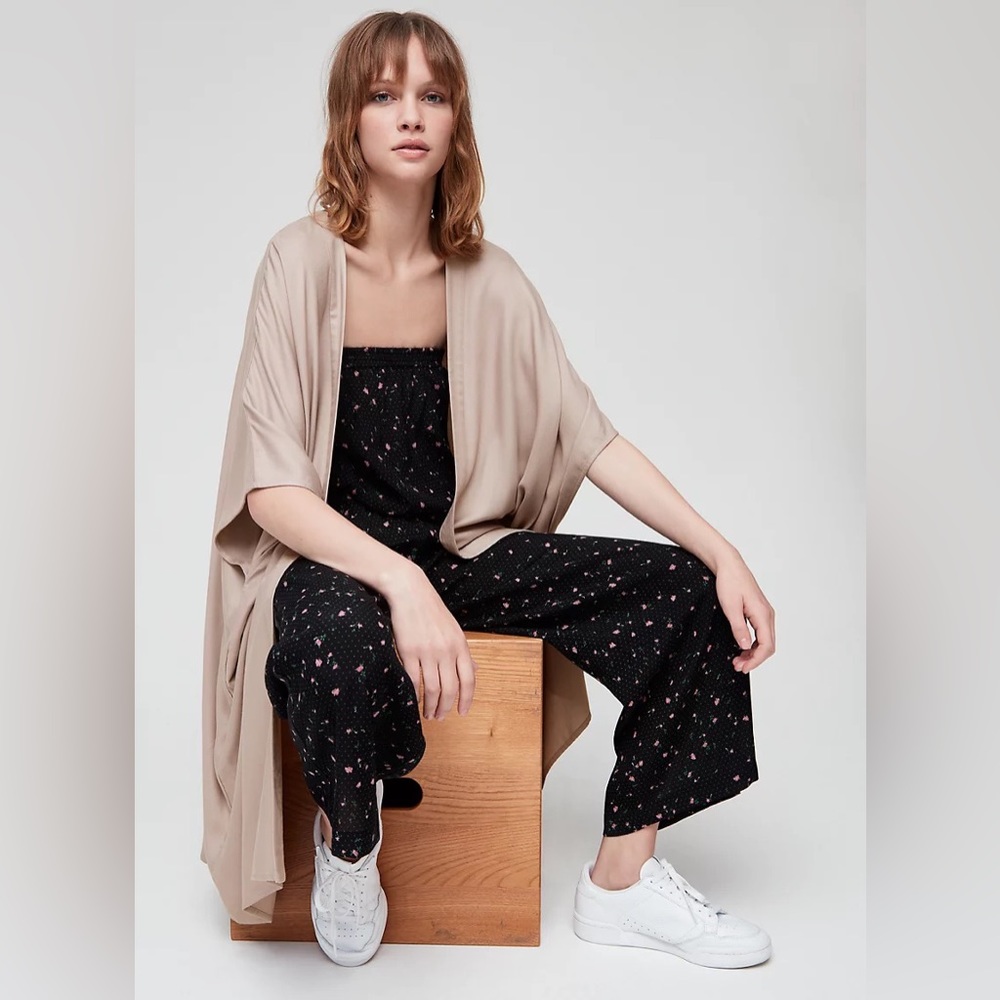Aritzia Sunday best aitken blouse cape kimono